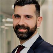 Profesor de apoyo para la carrera de derecho